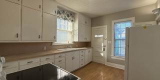 Charming 2 Bedroom Home with Garage on Corner Lot Charming 2 Bedroom Home with Garage on Corner Lot Gallery 6