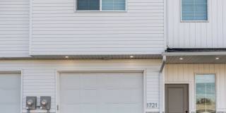 BRAND NEW 3 bed 2.5 Bath Townhome - Small dog negotiable Gallery 22