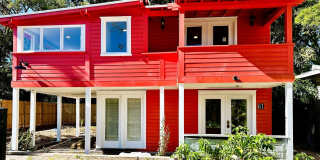 Charming 1 bed 1 Bath Single Family House in a Unique Setting Gallery 1