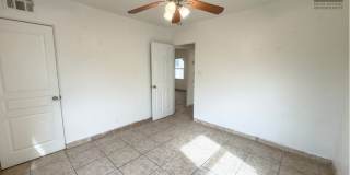 2517 East Culver Street Gallery 27