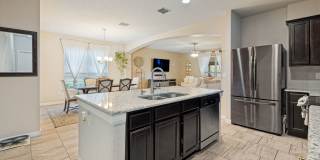 BEAUTIFUL 4-BEDROOM HOME IN NORTHEAST CROSSING Gallery 11