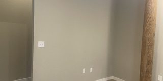 400 Mills Avenue Gallery 18