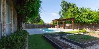Luxurious Oasis with Poolside Serenity: Discover 17300 Zinc Drive, Edmond Gallery 5