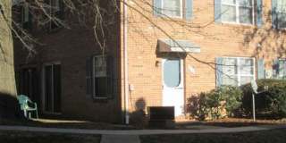 2 Bedroom 1.5 Bath Townhouse Gallery 1