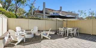 Updated & Furnished 3BR Townhome with Loft & Lake Access Gallery 4