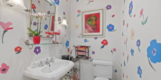 354 14th St Gallery 22