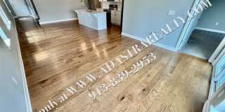 Beautiful Like New 4 Bed 4 Bath Home in Overland Park-Available in MAY!! Gallery 13