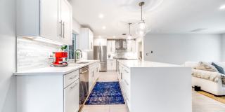 6 Northeast 19th Street Gallery 7