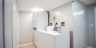470 E Broadway Gallery 11