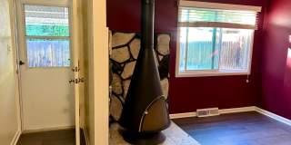 Spacious 4BR House in Edgewater Gallery 37