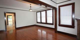 Historic 2 BR Bulgalow with Loft Gallery 6