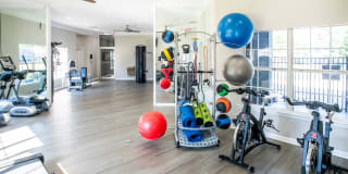 One Rocky Ridge Apartment Homes Gallery 16
