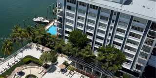 5600 Collins Avenue Gallery 31