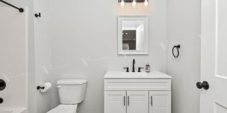 The Knoll Gallery 24