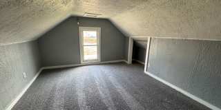 Fountain Square 2 Bed 1 Bath with large backyard. Gallery 14