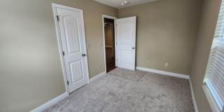 2702 N Railroad Street Gallery 8