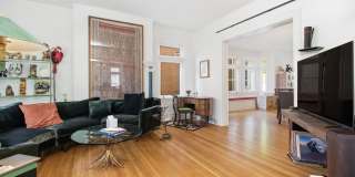 Stunning 5 Bedroom 2.5 Bathroom Home in Squirrel Hill Gallery 14