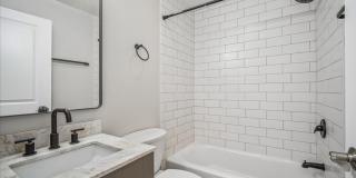 Modern 2BR 2BA Apartment in Columbia Heights Gallery 20