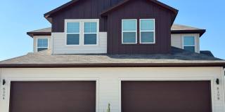 Fall in Love with this Luxury 1800 sf. Duplex Gallery 1