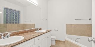 3928 N GREENVIEW Avenue Gallery 16