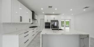 1935 SW 24th Ter Gallery 7