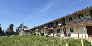 352 S Blackstone St Gallery 1