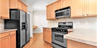 Absolutely Charming 3-Bed 2.5-Bath Home with One Car Garage! Gallery 8