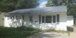 NE 3 bedroom updated with appliances and garage Gallery 1