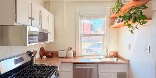 Charming 2 Bed 1 Bath Duplex in West Highlands Gallery 11