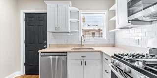 Parkside Haven: Contemporary 2-Bedroom Row Home Near Patterson Park Gallery 13