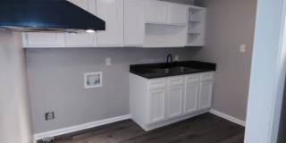 Newly Renovated 2 Bedroom / 1 Bathroom Home Available Now! Gallery 9