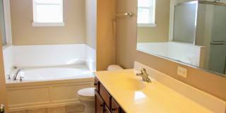 Large 2 Bedroom Townhome in Lakemoor! Gallery 13