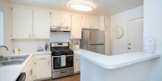 Riverpark apartment homes Gallery 36