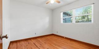 3 BR/ 2 BA Mid Century Modern Home/Fenced Yard/Lawn Care Included Gallery 16