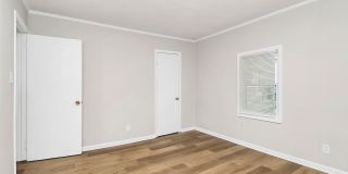 Welcome to your charming new home in the heart of Charlotte! Gallery 24