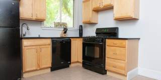 Massive 6 Bed / 2.5 Bath on Comm Ave | Parking Included | W/D In-Unit | 9/1 Gallery 5