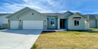 629 West Snowy Owl Street Gallery 1