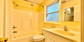 2 Bedroom in Lindley Park close to UNCG Gallery 13