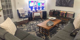 1136 SOUTH Street Gallery 1
