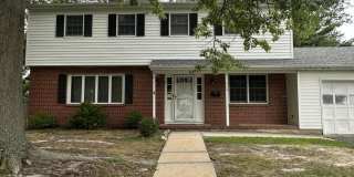 422 W Lake Avenue Gallery 1