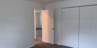 1032 E Division St Gallery 4