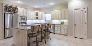 3 bedroom, 2 bathroom Midtown Beauty in Tulsa, OK! Gallery 9