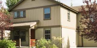 Spacious Trailside Home - 5 Bed - A/C - 2 Car Garage - Fenced Yard Gallery 1