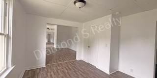Updated 6 Bedroom Home! Gallery 16