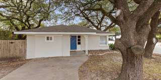 Live Close to Campus! 4 Bed/2 Bath Available for August 2026 Move-in! Gallery 4