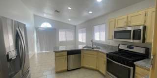 SUMMERLIN HOME WITH A SPARKLING POOL! Gallery 8