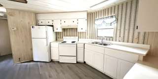 FIRST MONTH RENT FREE! Cute and Quiet 2/2 in N. Ft. Myers Gallery 11