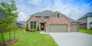 Beautiful Yorktown Home in Highly Desired Bixby West  School Gallery 3
