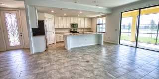Annual Unfurnished Rental – Coach Home 3 Bedrooms, 2 Baths, 2 Car Garage, with Resort Like Amenities – Gran Paradiso Community! Gallery 19