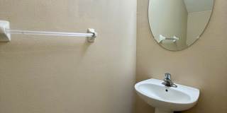 3 BEDROOM 2.5 BATHROOM 1 CAR GARAGE IN PINE RIDGE AT OAK CREEK !!! Gallery 7